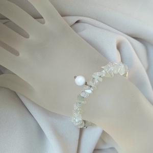 Ásványkarkötő jáde, hegykristály és holdkő ásványokkal - ékszer - karkötő - ásványkarkötő - Meska.hu