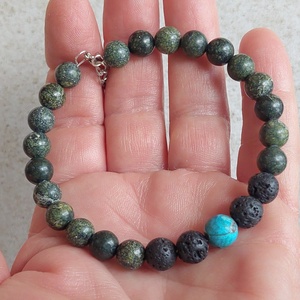 Unisex ásványkarkötő orosz szerpentin, lávakő és jáspis kővel - ékszer - karkötő - karperec - Meska.hu