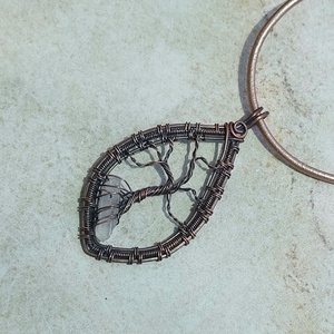 Életfa nyaklánc vörösréz drótból hegyikristály kővel - ékszer - nyaklánc - medálos nyaklánc - Meska.hu