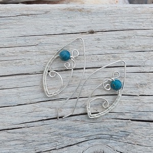 Apatit köves ezüstözött fülbevaló - ékszer - fülbevaló - lógó fülbevaló - Meska.hu