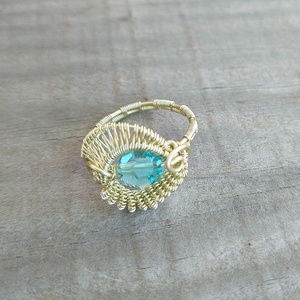 Türkiz színű swarovski drót gyűrű - ékszer - gyűrű - szoliter gyűrű - Meska.hu