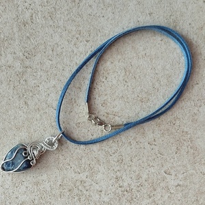 Alumínium nyaklánc szodalit ásvánnyal - ékszer - nyaklánc - medálos nyaklánc - Meska.hu