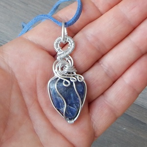 Alumínium nyaklánc szodalit ásvánnyal - ékszer - nyaklánc - medálos nyaklánc - Meska.hu