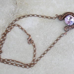 Vörösréz nyaklánc világos lila swarovski kristállyal - ékszer - nyaklánc - medálos nyaklánc - Meska.hu