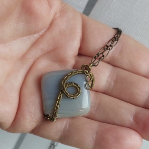 Sárgaréz nyaklánc achát kővel - ékszer - nyaklánc - medálos nyaklánc - Meska.hu