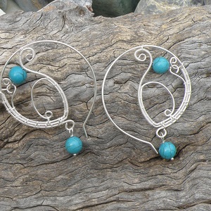 Karika fülbevaló türkiz ásványkövekkel - ékszer - fülbevaló - karika fülbevaló - Meska.hu