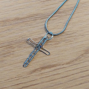 Acél nyaklánc kereszt medállal - ékszer - nyaklánc - medálos nyaklánc - Meska.hu