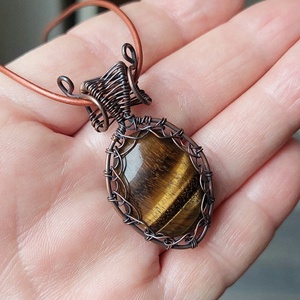 Tigrisszem ásvány nyaklánc vörösréz dróttal - Meska.hu