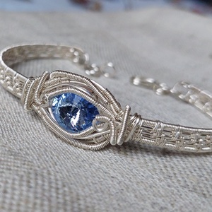 Drót karkötő kék swarovskival - ékszer - karkötő - karperec - Meska.hu