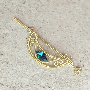 Arany színű hajtű zöld swarovskival - Meska.hu