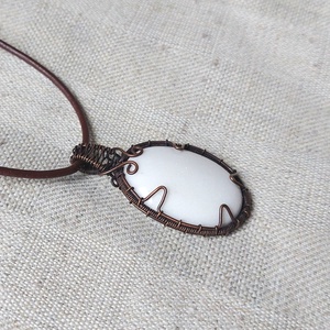 Vörösréz drótékszer szett fehér jáde kövekkel - ékszer - ékszerszett - Meska.hu