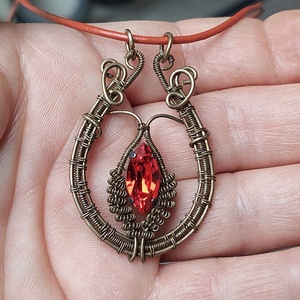 Patinázott alpakka nyaklánc swarovski kristállyal - ékszer - nyaklánc - medálos nyaklánc - Meska.hu