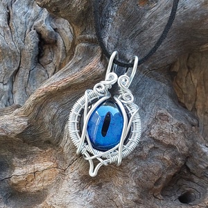 Kék sárkányszemes nyaklánc alumínium dróttal - ékszer - nyaklánc - medálos nyaklánc - Meska.hu