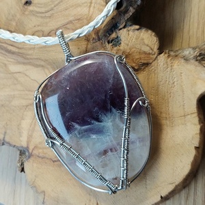 Orvosi acélból készült nyaklánc óriási fluorit ásvánnyal - ékszer - nyaklánc - medálos nyaklánc - Meska.hu