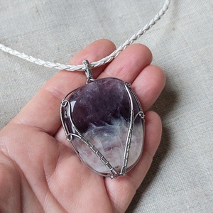 Orvosi acélból készült nyaklánc óriási fluorit ásvánnyal - Meska.hu