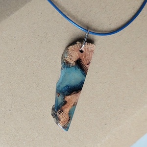 Rózsagyökér műgyanta nyaklánc - ékszer - nyaklánc - medálos nyaklánc - Meska.hu