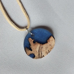 Kék műgyanta rózsagyökér nyaklánc - ékszer - nyaklánc - medálos nyaklánc - Meska.hu