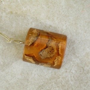 Toboz és műgyanta nyaklánc - ékszer - nyaklánc - medálos nyaklánc - Meska.hu