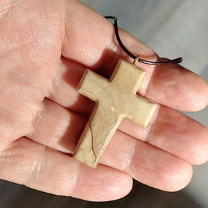 Kereszt nyaklánc olajfából - ékszer - nyaklánc - medálos nyaklánc - Meska.hu