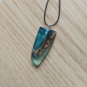 Unisex műgyanta nyaklánc olajfával - ékszer - nyaklánc - medálos nyaklánc - Meska.hu