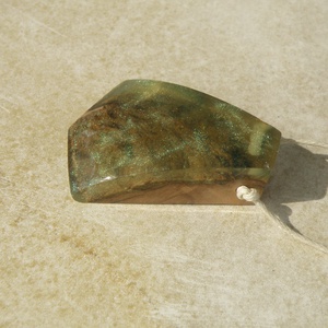 Olajfa és halványzöld műgyanta nyaklánc - Meska.hu