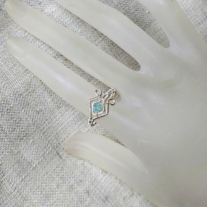 Ezüstözött fülbevaló és gyűrű swarovski kristállyal - ékszer - ékszerszett - Meska.hu