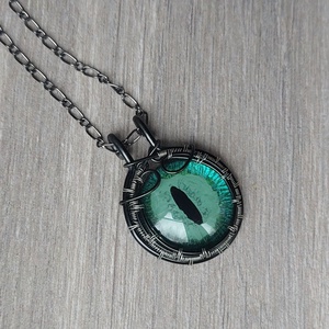 Zöld sárkányszem drót nyaklánc - ékszer - nyaklánc - medálos nyaklánc - Meska.hu