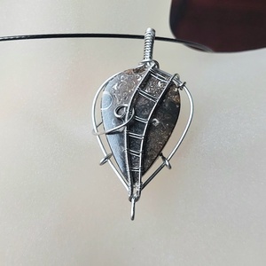 Acél drót nyaklánc turritella kővel, Ékszer, Nyaklánc, Medálos nyaklánc, Ékszerkészítés, MESKA