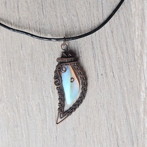 Kála - vörösréz drót nyaklánc kála alakú opalit kővel - ékszer - nyaklánc - medálos nyaklánc - Meska.hu