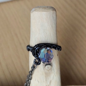 Kézékszer gyűrűvel és swarovski kristállyal - ékszer - karkötő - kézfej karkötő - Meska.hu