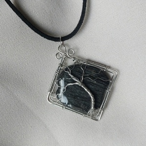 Acél életfa nyaklánc fekete pala kővel - Meska.hu