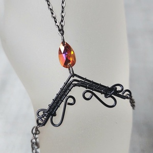 Drót kézékszer swarovski kristállyal - ékszer - karkötő - kézfej karkötő - Meska.hu