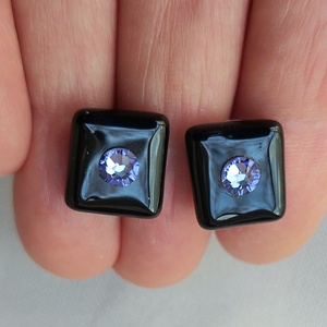 Fekete üveg fülbevaló lila swarovski kristállyal - Meska.hu