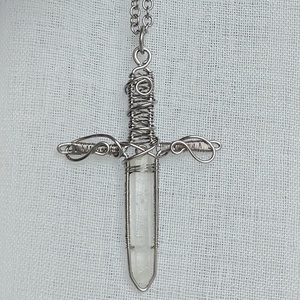 Acél kard férfi nyaklánc hegyikristállyal - Meska.hu