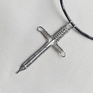 Acél és alumínium drót kard férfi nyaklánc - Meska.hu