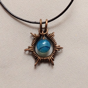 Apró réz gyerek nyaklánc kék achát ásvánnyal - ékszer - nyaklánc - medálos nyaklánc - Meska.hu