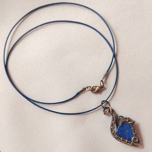 Kisebb vörösréz nyaklánc lápis lazuli ásvánnyal - ékszer - nyaklánc - medálos nyaklánc - Meska.hu
