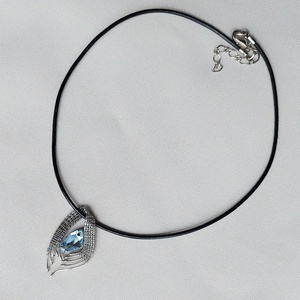 Acél drót nyaklánc kék swarovski kristállyal - ékszer - nyaklánc - medálos nyaklánc - Meska.hu