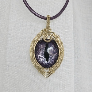 Lila sárkányszemes nyaklánc - ékszer - nyaklánc - medálos nyaklánc - Meska.hu