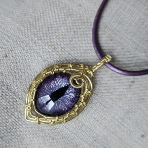 Lila sárkányszemes nyaklánc - ékszer - nyaklánc - medálos nyaklánc - Meska.hu