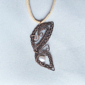 Vörösréz lepkeszársz nyaklánc tenyésztett gyönggyel - ékszer - nyaklánc - medálos nyaklánc - Meska.hu