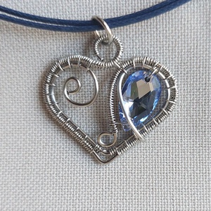 Acél drót szív nyaklánc swarovski kristállyal - Meska.hu