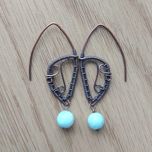 Halványzöld jáde és vörösréz fülbevaló - ékszer - fülbevaló - lógó fülbevaló - Meska.hu