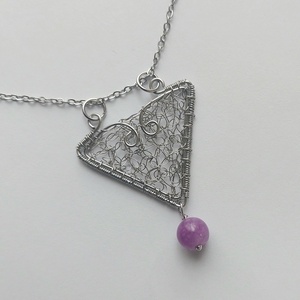 Horgolt acél nyaklánc lila turmalin ásvány golyóval - Meska.hu