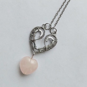 Acél és alumínium nyaklánc rózsakvarc szívvel - Meska.hu