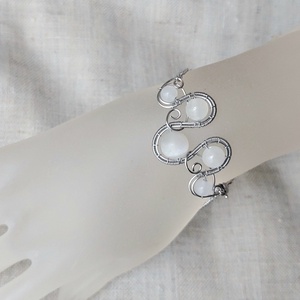 Acél karkötő szelenit és hókvarc (tejkvarc) ásvány golyókkal, Ékszer, Karkötő, Karkötő medállal, Ékszerkészítés, MESKA