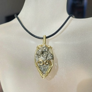 Pirit ásvány nyaklánc - ékszer - nyaklánc - medálos nyaklánc - Meska.hu