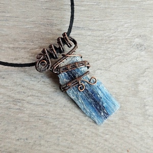 Vörösréz nyaklánc nyers kianit ásvány kővel - ékszer - nyaklánc - medálos nyaklánc - Meska.hu