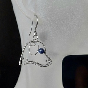 Acél kutya fülbevaló szodalit ásvány golyóval - Meska.hu