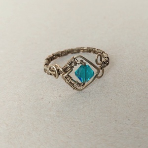 Antikolt alpakka gyűrű swarovski kristállyal - ékszer - gyűrű - statement gyűrű - Meska.hu